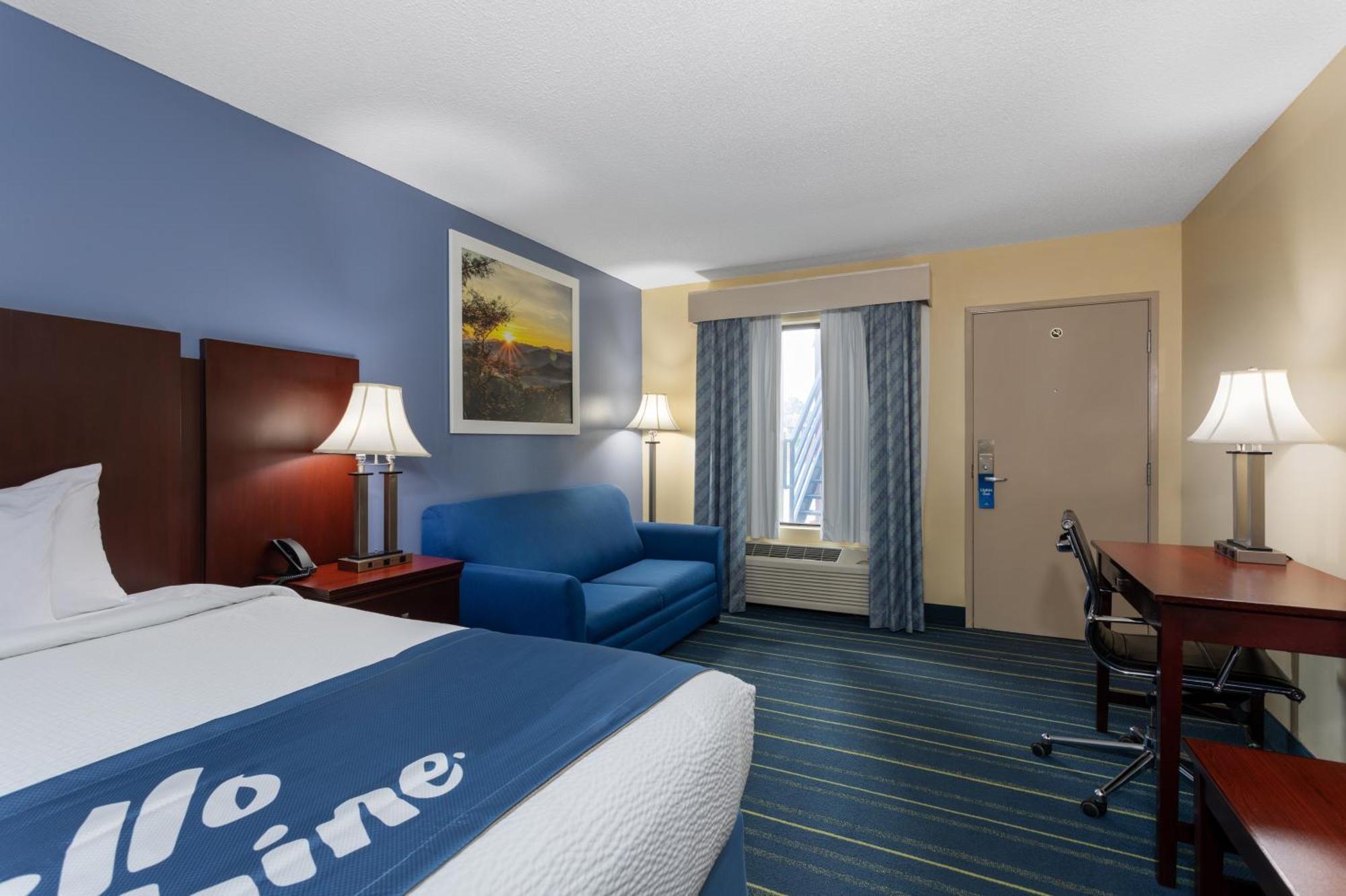 Days Inn By Wyndham Чипли Екстериор снимка